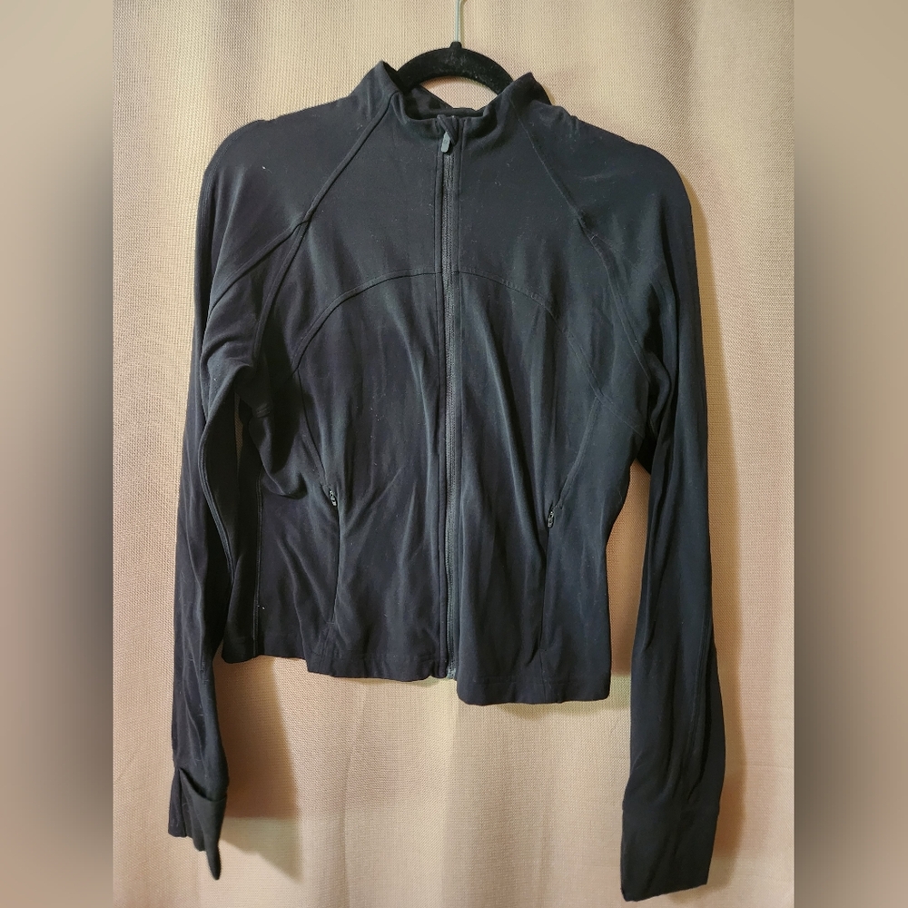 EUC- Nulu Cropped Define Jacket